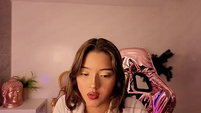 Snapshot of veronicaa_s chatting on 06.10.26 veronicaa s online show from 06.10.26