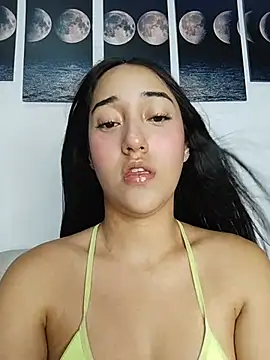 isabellaHill2 online show from 04.14.26