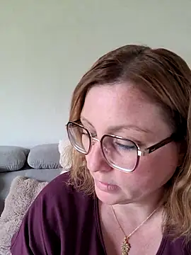 Snapshot of duotroublant chatting on 04.27.26 duotroublant online show from 04.27.26