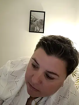 Snapshot of duotroublant chatting on 05.31.26 duotroublant online show from 05.31.26