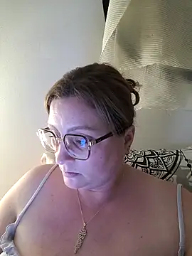 Snapshot of duotroublant chatting on 06.03.26 duotroublant online show from 06.03.26