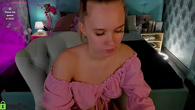 Snapshot of Alice_Pleasance chatting on 03.31.26 Alice Pleasance online show from 03.31.26
