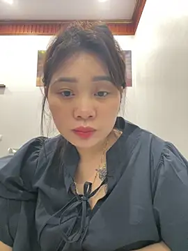 Snapshot of Chin-xinh chatting on 03.18.26 Chin-xinh online show from 03.18.26
