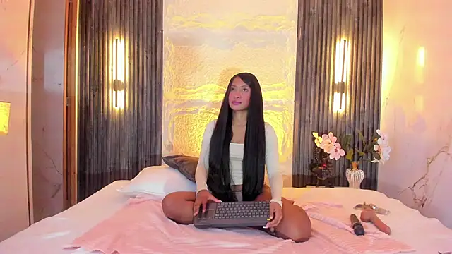 tifannygrey  online show from 06.04.26