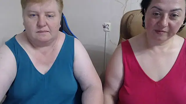 Snapshot of Lindy-Jeanie chatting on 06.25.26 Lindy-Jeanie online show from 06.25.26