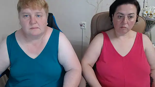Snapshot of Lindy-Jeanie chatting on 06.28.26 Lindy-Jeanie online show from 06.28.26