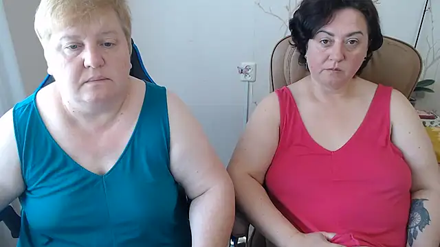 Snapshot of Lindy-Jeanie chatting on 07.17.26 Lindy-Jeanie online show from 07.17.26
