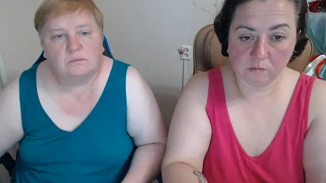 Snapshot of Lindy-Jeanie chatting on 07.21.26 Lindy-Jeanie online show from 07.21.26