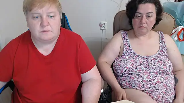 Snapshot of Lindy-Jeanie chatting on 07.25.26 Lindy-Jeanie online show from 07.25.26