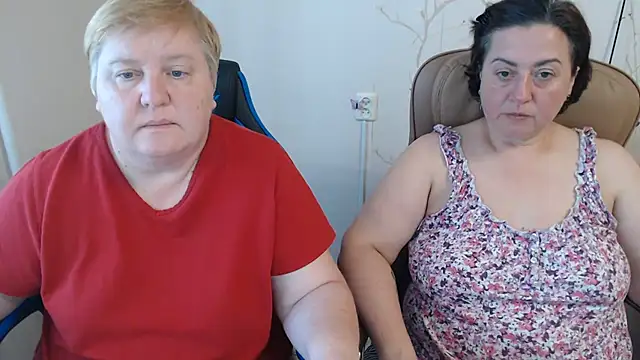 Snapshot of Lindy-Jeanie chatting on 07.29.26 Lindy-Jeanie online show from 07.29.26