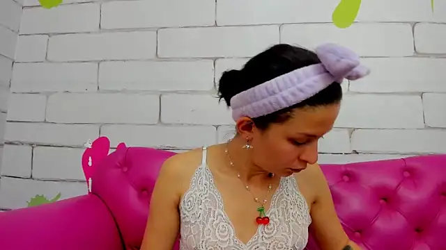 Danna Greyy online show from 04.17.26