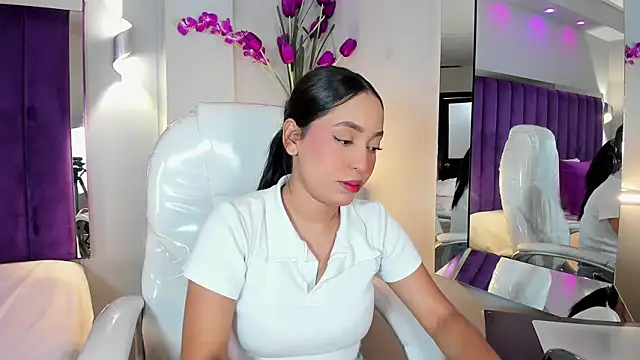 Snapshot of MiaCamille_ chatting on 06.06.26 MiaCamille online show from 06.06.26