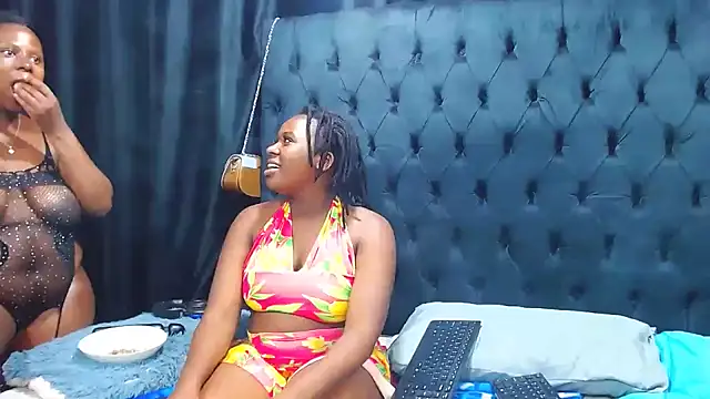Snapshot of Dark_Slim_Thick chatting on 06.03.26 Dark Slim Thick online show from 06.03.26