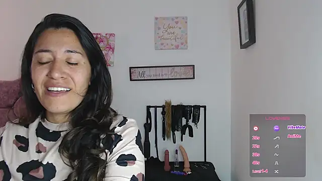 Snapshot of violeta_scott chatting on 08.04.26 violeta scott online show from 08.04.26