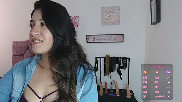 Snapshot of violeta_scott chatting on 08.05.26 violeta scott online show from 08.05.26