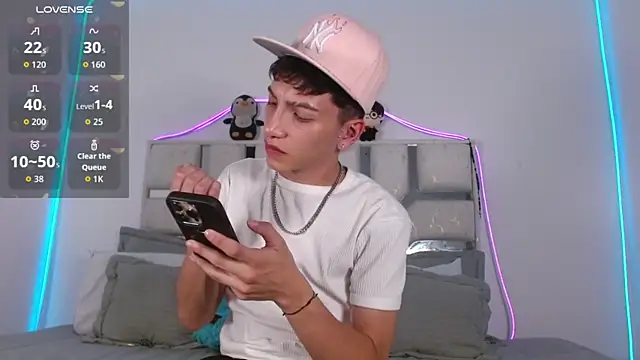 Snapshot of tiam_muller_fenix chatting on 06.04.26 tiam muller fenix online show from 06.04.26