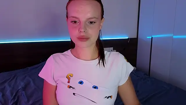 Snapshot of mollybossy chatting on 07.19.26 mollybossy online show from 07.19.26