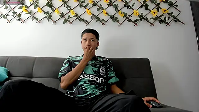 thiago bigcock 1 online show from 03.24.26