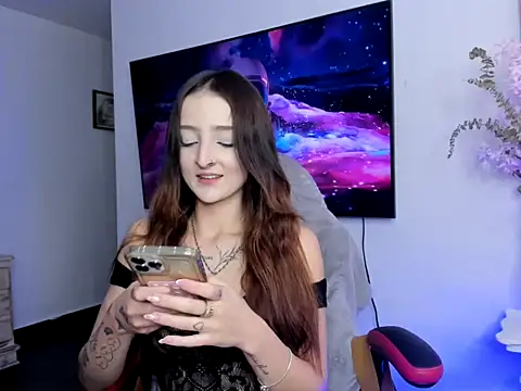 Lilyt Cooper online show from 04.27.26