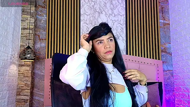 Snapshot of AishaCambell_ chatting on 05.19.26 AishaCambell online show from 05.19.26