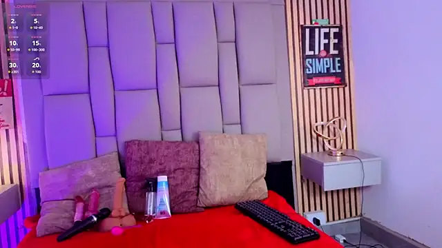  karlaruso online show from 04.21.26