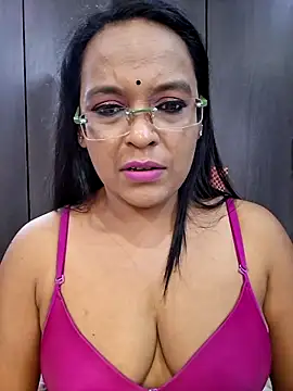 Snapshot of hornyrosy321 chatting on 05.31.26 hornyrosy321 online show from 05.31.26