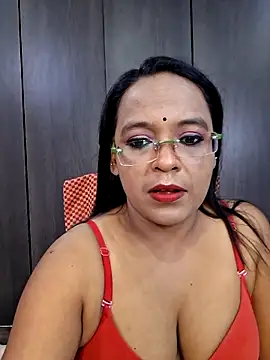 Snapshot of hornyrosy321 chatting on 06.02.26 hornyrosy321 online show from 06.02.26