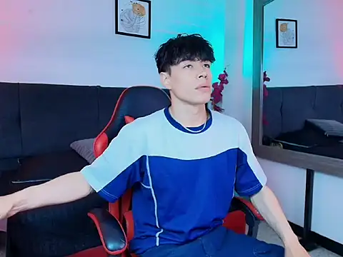 Andreew Style online show from 04.30.26