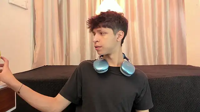 Snapshot of Ethan_qop chatting on 06.13.26 Ethan qop online show from 06.13.26