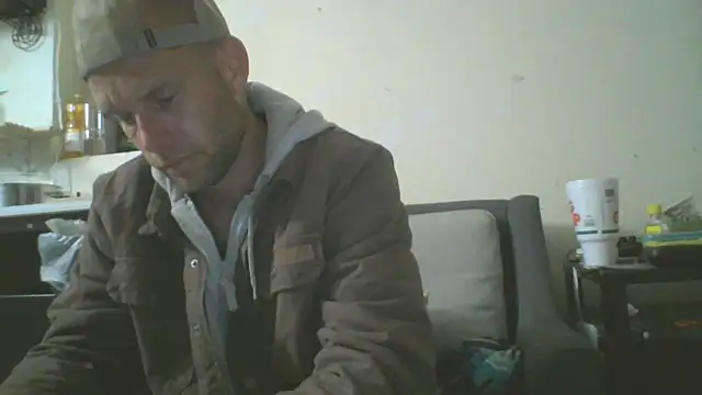 Snapshot of CaptCraker chatting on 03.25.26 CaptCraker online show from 03.25.26