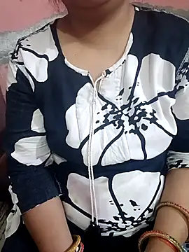 Gujju bhabhi69 online show from 04.15.26