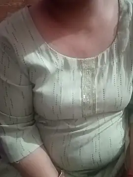 Gujju bhabhi69 online show from 04.27.26