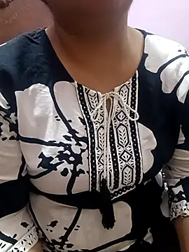 Gujju bhabhi69 online show from 04.29.26