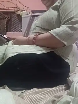 Snapshot of Gujju_bhabhi69 chatting on 05.21.26 Gujju bhabhi69 online show from 05.21.26