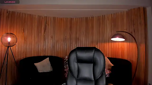 Snapshot of AntonellaDimeo chatting on 05.26.26 AntonellaDimeo online show from 05.26.26