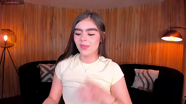 Snapshot of AntonellaDimeo chatting on 05.27.26 AntonellaDimeo online show from 05.27.26
