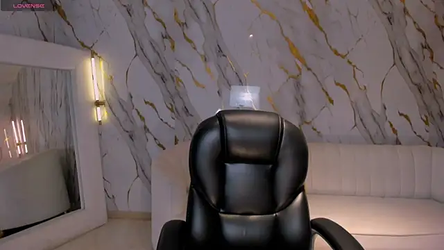 Snapshot of AntonellaDimeo chatting on 06.20.26 AntonellaDimeo online show from 06.20.26