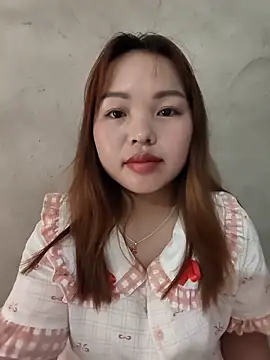 Snapshot of Mina_xYx chatting on 06.17.26 Mina xYx online show from 06.17.26