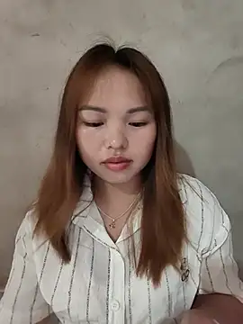 Snapshot of Mina_xYx chatting on 06.18.26 Mina xYx online show from 06.18.26