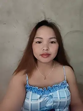 Snapshot of Mina_xYx chatting on 07.17.26 Mina xYx online show from 07.17.26