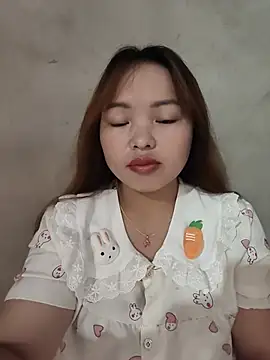 Snapshot of Mina_xYx chatting on 07.28.26 Mina xYx online show from 07.28.26