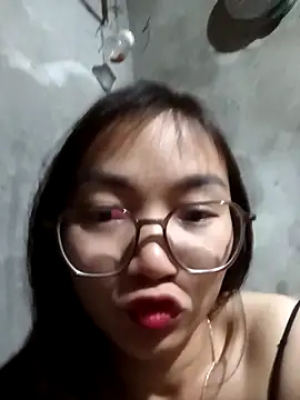 Snapshot of emmasexy2k chatting on 03.28.26 emmasexy2k online show from 03.28.26