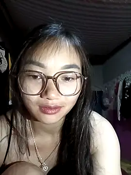 Snapshot of emmasexy2k chatting on 04.02.26 emmasexy2k online show from 04.02.26