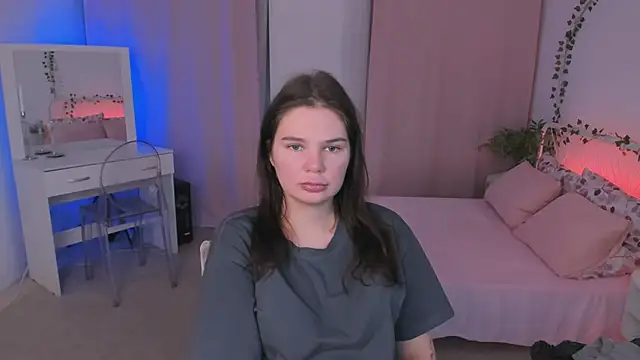 Snapshot of MillyBrown_ chatting on 05.28.26 MillyBrown online show from 05.28.26
