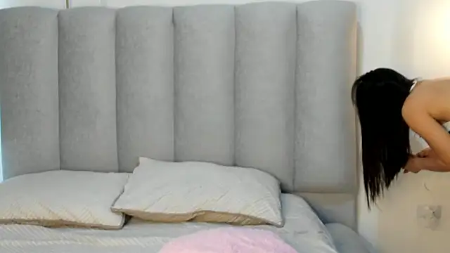 Valentina lux1 online show from 05.30.26