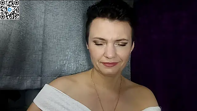 Snapshot of HotMamaQueen234 chatting on 05.05.26 HotMamaQueen234 online show from 05.05.26