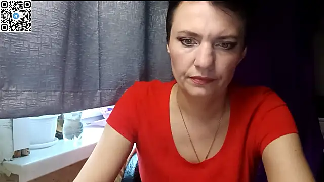 Snapshot of HotMamaQueen234 chatting on 05.15.26 HotMamaQueen234 online show from 05.15.26