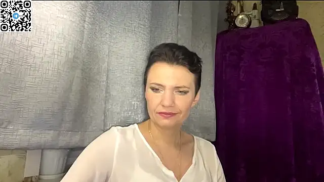 Snapshot of HotMamaQueen234 chatting on 05.25.26 HotMamaQueen234 online show from 05.25.26