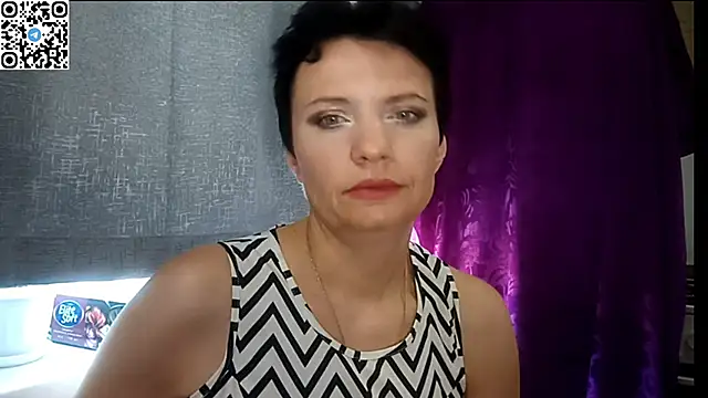 Snapshot of HotMamaQueen234 chatting on 06.18.26 HotMamaQueen234 online show from 06.18.26