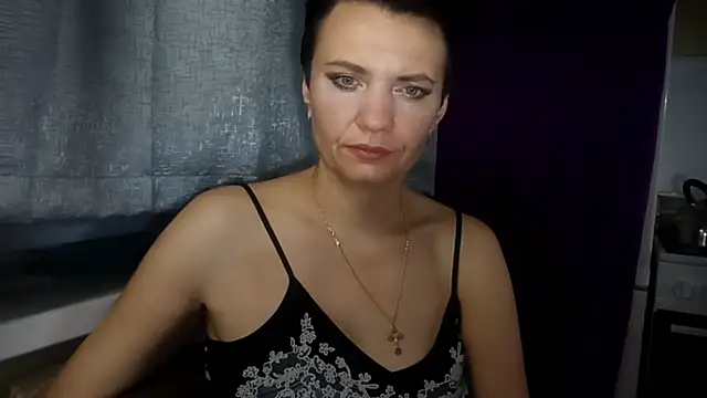 Snapshot of HotMamaQueen234 chatting on 07.23.26 HotMamaQueen234 online show from 07.23.26